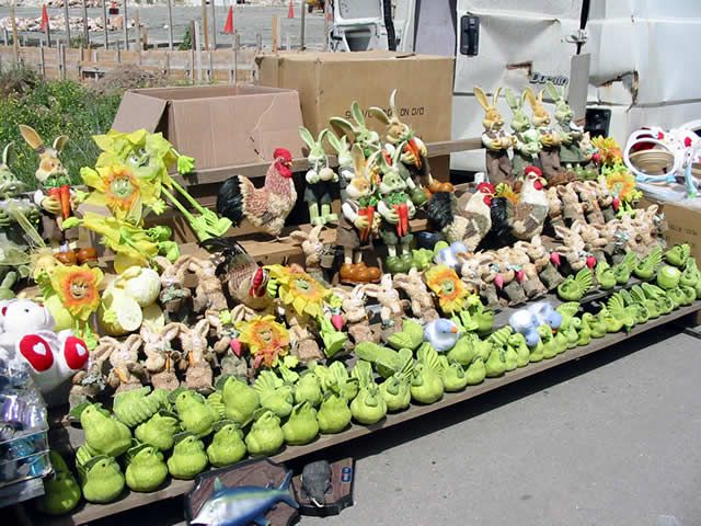 Timi village, Sunday market